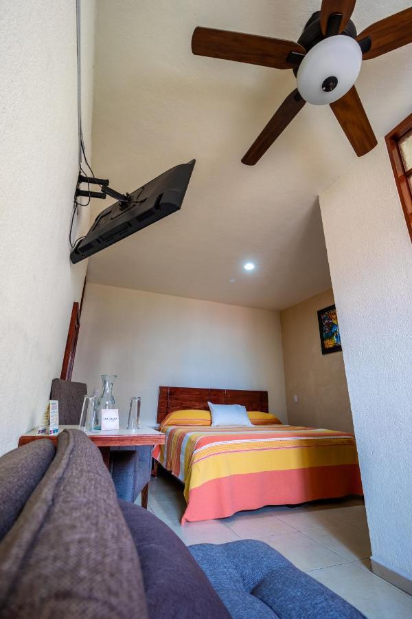 Hotel Casa Garatusa Yuriria Exterior foto